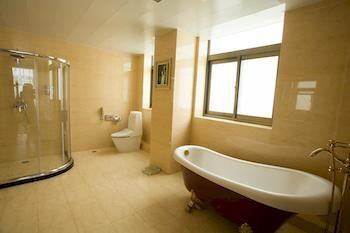 Weihai Happy Hot Spring Hotel ภายนอก รูปภาพ
